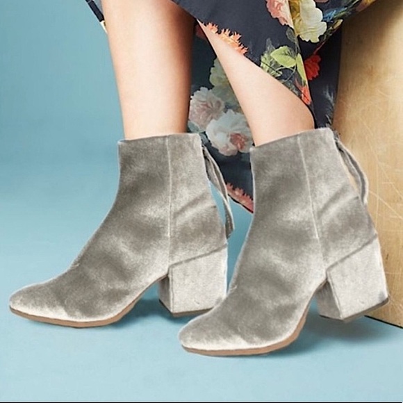 Dolce Vita Mirra Velvet Booties 10 - Picture 1 of 8